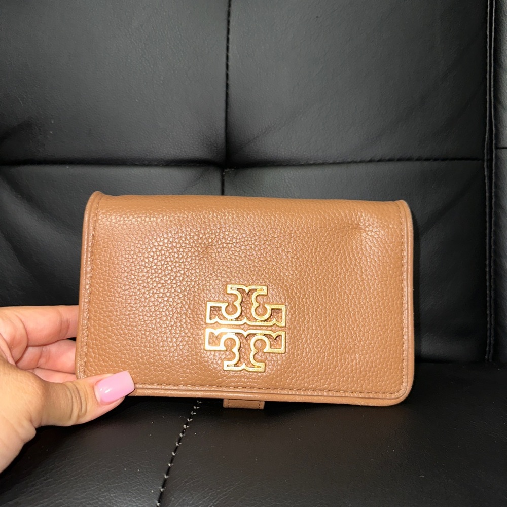 Tory Burch phone wallet